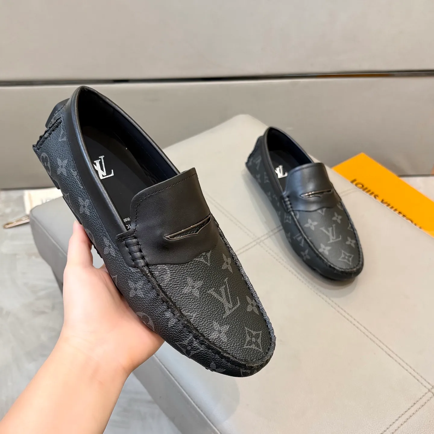 Factory price: 460💰LV men's beanie shoes 2025 official website synchronization <market top version> imported first layer old flower leather/embossed ➕ black cowhide original packaging. Size 38-45